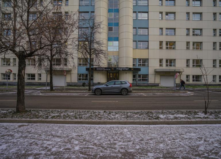 Дукс: Вид здания