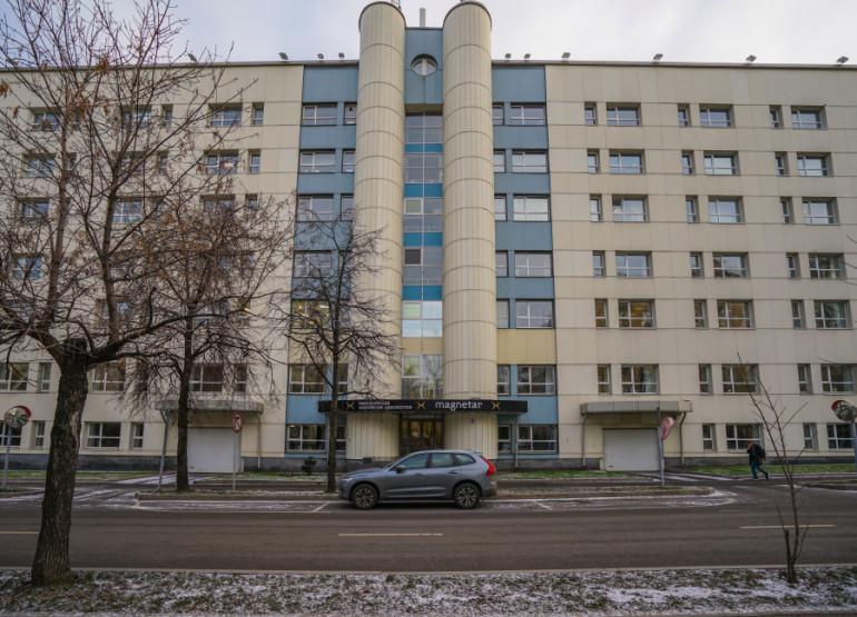 Дукс: Вид здания